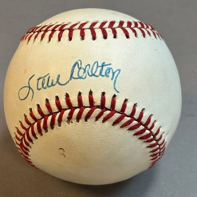 Steve Carlton Single Signed Rawlings White Ball