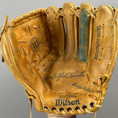 Jim Catfish Hunter Wilson Signed Baseball Glove
