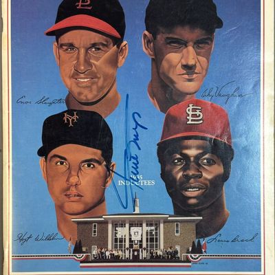 1985 HOF Inductees 17x Signed Yearbook Mantle Mays
