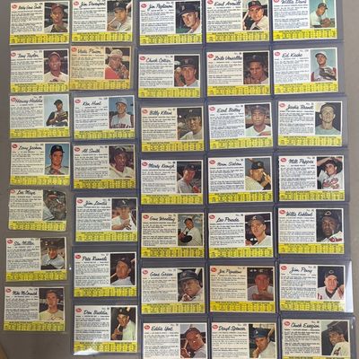 Lot 35 1962 Canadian Post Baseball Cards