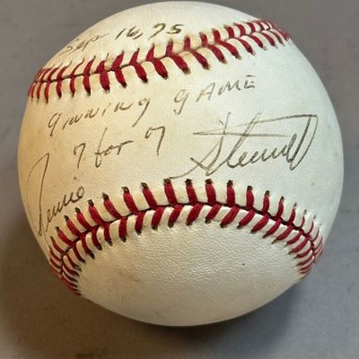 Rennie Stennett Signed 7 for 7 1975 Baseball
