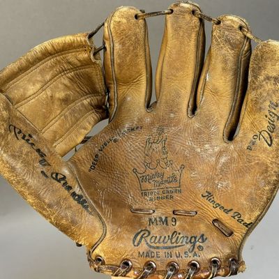 Mickey Mantle Signed Rawlings MM9 Baseball Glove