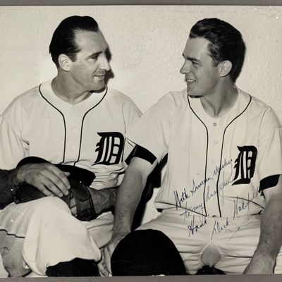 Dick Wakefield Signed Hank Greenberg Photo JSA