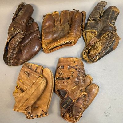 5 RAWLINGS SPALDING MCGREGOR MARIS BASEBALL GLOVES