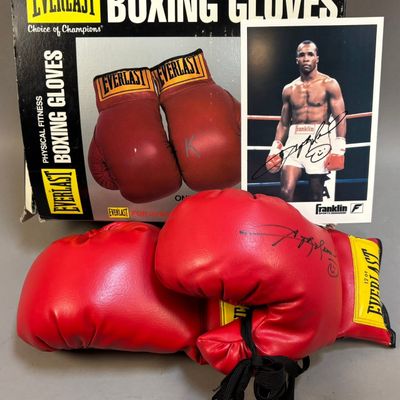 Sugar Ray Leonard Signed Gloves & Photo