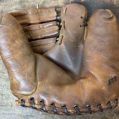 Wilson A2120 3 Finger Ball Hawk RHT Baseball Glove