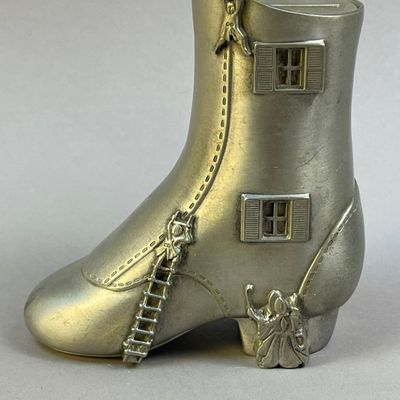 There Was An Old Woman Who Lived In A Shoe Bank