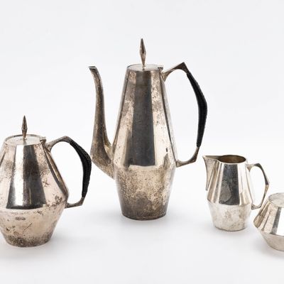 A STERLING SILVER TEA SET REED AND BARTON "DIAMOND"