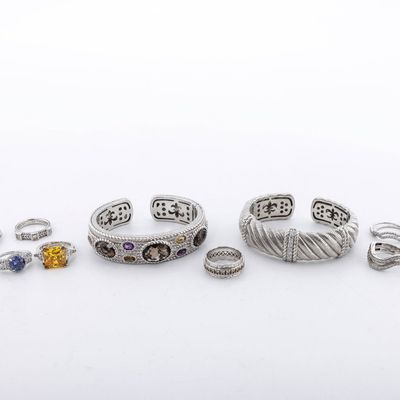 A GROUP OF DESIGNER STERLING SILVER JEWELRY JUDITH RIPKA AND OTHERS