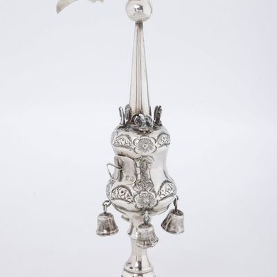 A STERLING SILVER SPICE TOWER BY Rosenzweig, Taitelbaum & Co (Jacob Rozenzweig) London, 1923.