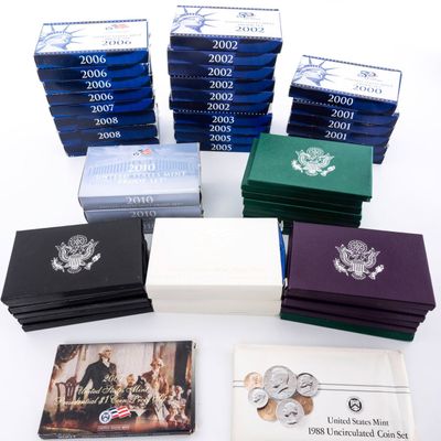 A GROUP OF 47 UNITED STATES MINT AND PROOF SETS 1990'S AND 2000'S