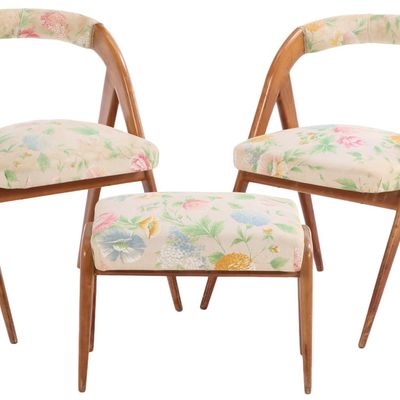 Sale Photo Thumbnail #148: PAIR OF ITALIAN CHAIRS HAVING ANGULAR DESIGN IN THE MANNER OF GIO PONTI C 1950 ALONG WITH A