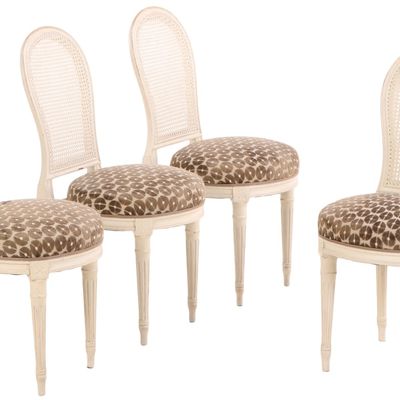 FOUR PAINTED FRENCH DIRECTOIRE STYLE SIDE CHAIRS C 1945 WITH RECENT FABRIC.