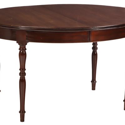 Sale Photo Thumbnail #255: OVAL MAHOGANY NINETEENTH CENTURY DINING TABLE WITH FOUR CENTER LEGS AND TWO LEAVES.