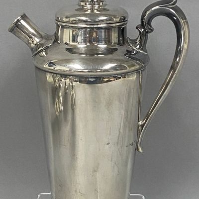 Meriden Silver-Plated Art Deco Cocktail Shaker