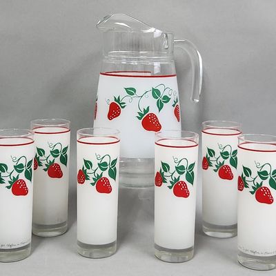 Teleflora France Strawberry Pitcher & Tumblers