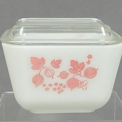 Pyrex Gooseberry Pink Glass Refrigerator Dish