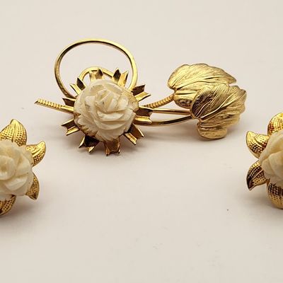 Carved Rose Jewelry Set
