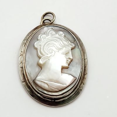 Mother-of-Pearl Cameo Pendant