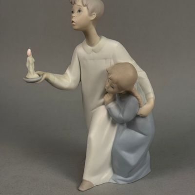 Lladró Matte Porcelain Children & Candle Figurine