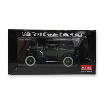 1931 Ford Model A Tudor 1:18 Scale Model, Black and Brewster Green