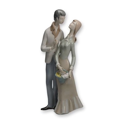GDR Lippelsdorf Young Couple Porcelain Figurine
