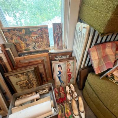 Estate sale photo