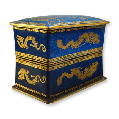 Wedgwood Bleu Souffle Lustre Dragon Lidded Box, Z4616