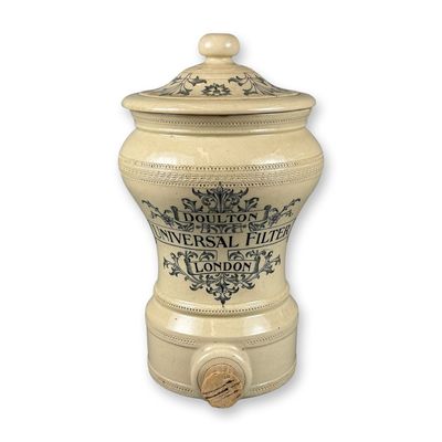 Doulton Lambeth Stoneware Salt-Glazed Universal Filter with Lid