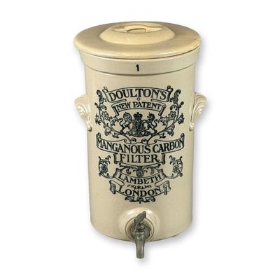 Doulton Lambeth New Patent Stoneware Manganous Carbon Filter with Lid