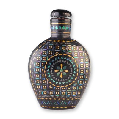 Lac Burgaute Snuff Bottle, Ovoid Form, Geometric Design