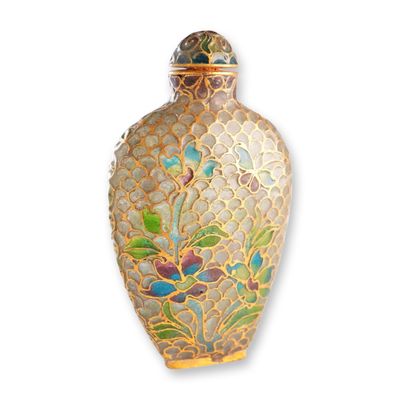 Plique-A-Jour Spade Shaped Snuff Bottle, Flowers