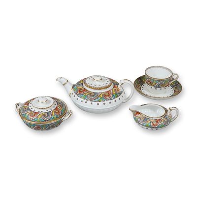 Sale Photo Thumbnail #323: 5pc Wedgwood Bone China Partial Tea Set