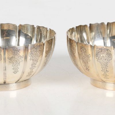 Sale Photo Thumbnail #437: A Pair of George IV Sterling Silver Bowls, Marked for Thomas Burwash, London, 1823