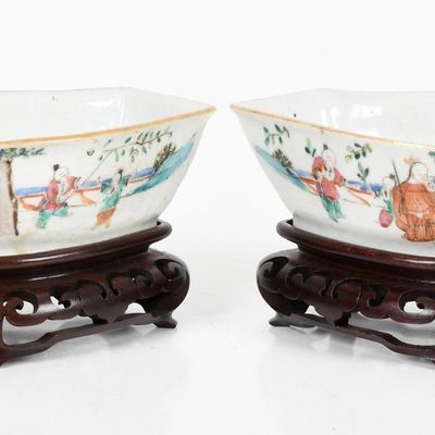 Sale Photo Thumbnail #168: A Pair of Chinese Export Famille Rose Porcelain Crescent-Shaped Bowls on Later Stands, 19th Century