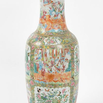 Sale Photo Thumbnail #174: A Chinese Export Porcelain Rose Medallion Floor Vase, Late 19th/ 20th Century
