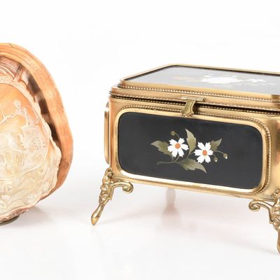 Two Italian Items, Pietra Dura and Carved Conch Shell