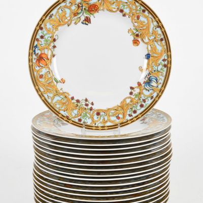 Eighteen Versace (Rosenthal) Porcelain Dinner Plates