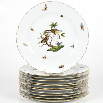 Twelve Hand-Painted Herend Porcelain "Rothschild Bird" Dinner Plates, Late 20th Century
