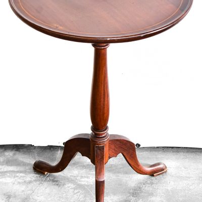 GEORGIAN REVIVAL MAHOGANY OCCASIONAL TABLE