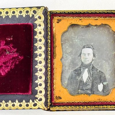 MOTHER OF PEARL DAGUERREOTYPE OF A BEARDED MAN