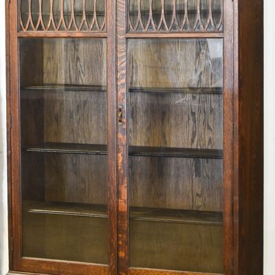 EDWARDIAN OAK DOUBLE-DOOR DISPLAY BOOKCASE