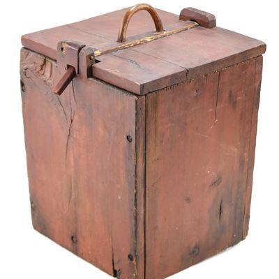 CHINESE EXPORT WOODEN GRAIN CADDY