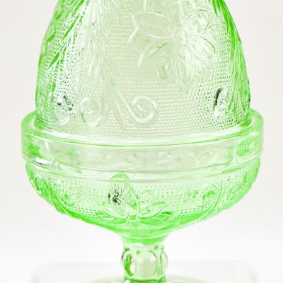 INDIANA GLASS TIARA "CHANTILLY" GREEN FAIRY LAMP