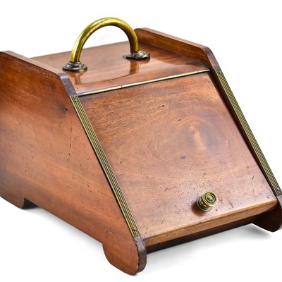 EDWARDIAN ENGLISH MAHOGANY BRASS COAL SCUTTLE