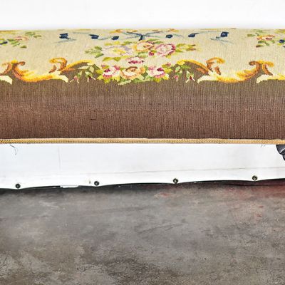 QUEEN ANNE STYLE VANITY BENCH