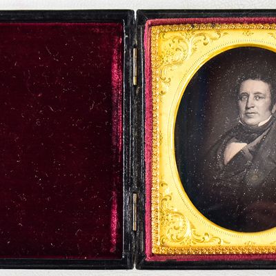 DAGUERREOTYPE PAINTING OF A MAN