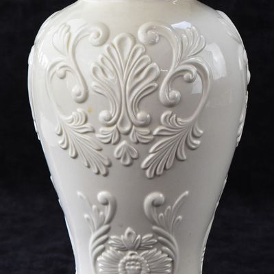 LENOX GEORGIAN COLLECTION PORCELAIN TALL VASE