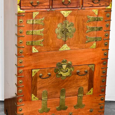 KOREAN TANSU CHEST