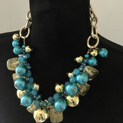Erica Lyons Chunky Aqua Blu Chunky Gold Flake Iradescent With Gold Tone Accents